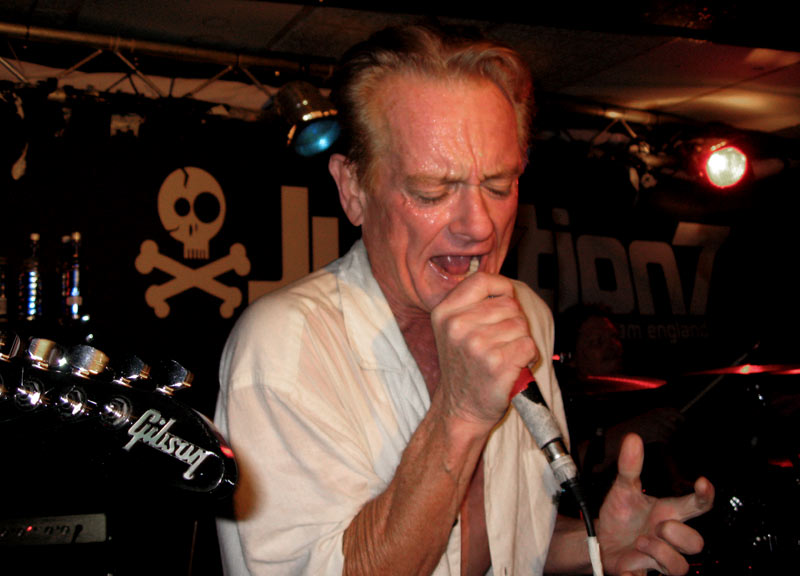 http://www.deep-purple.net/review-files/bonnet/graham-bonnet-1.jpg